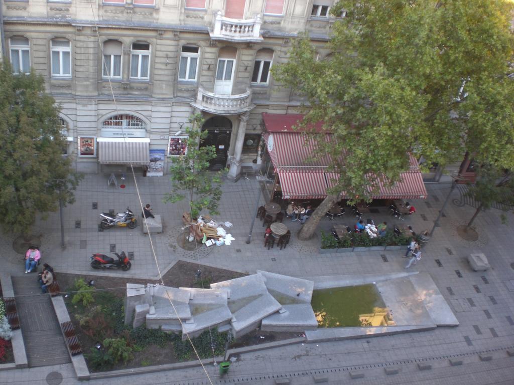 Apartment Broadway Center Rooftop View